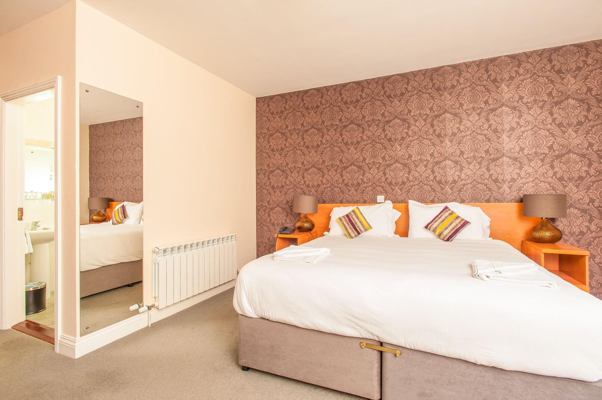 The Beara Coast Hotel Castletownbere Extérieur photo