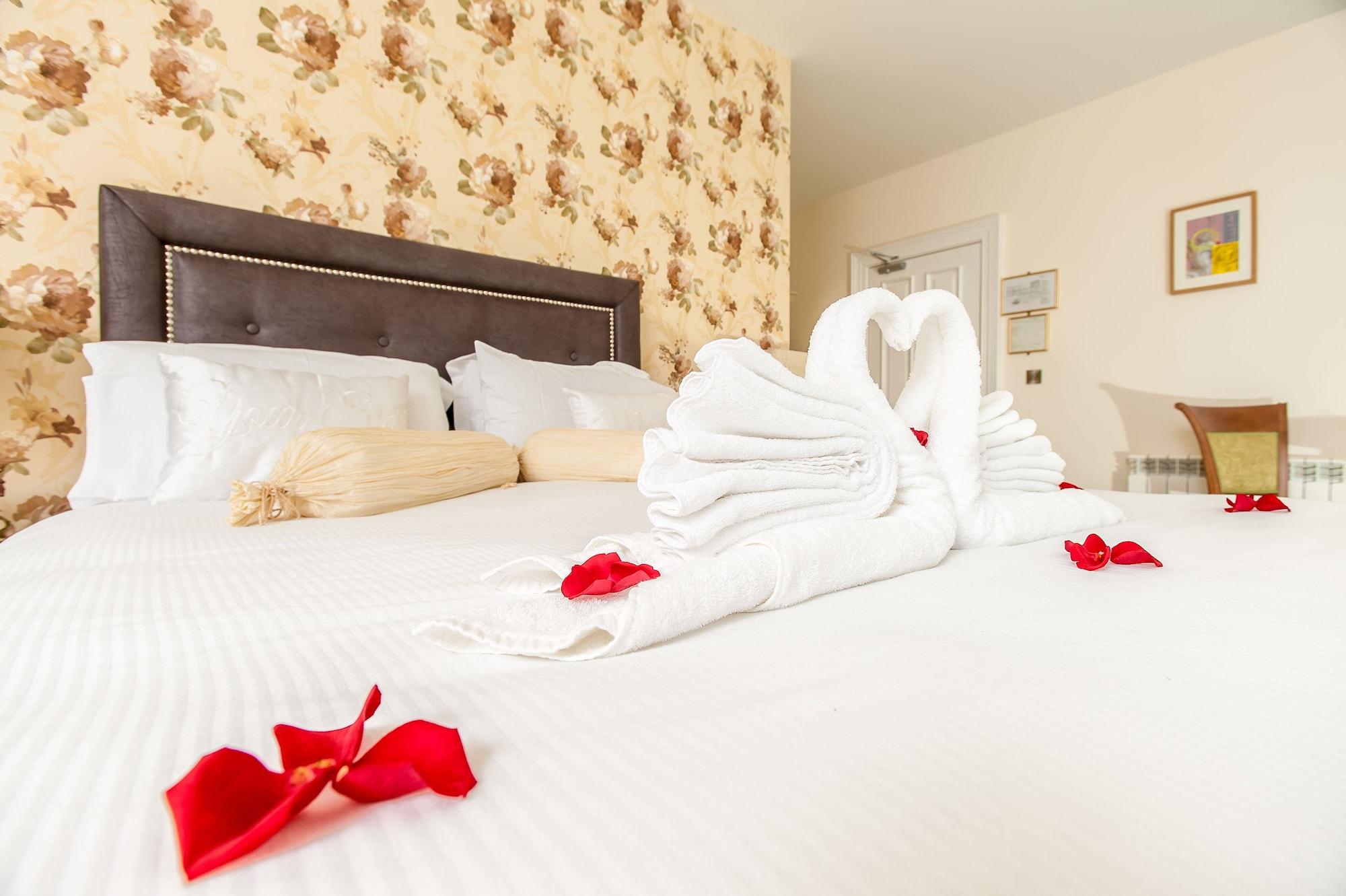 The Beara Coast Hotel Castletownbere Extérieur photo