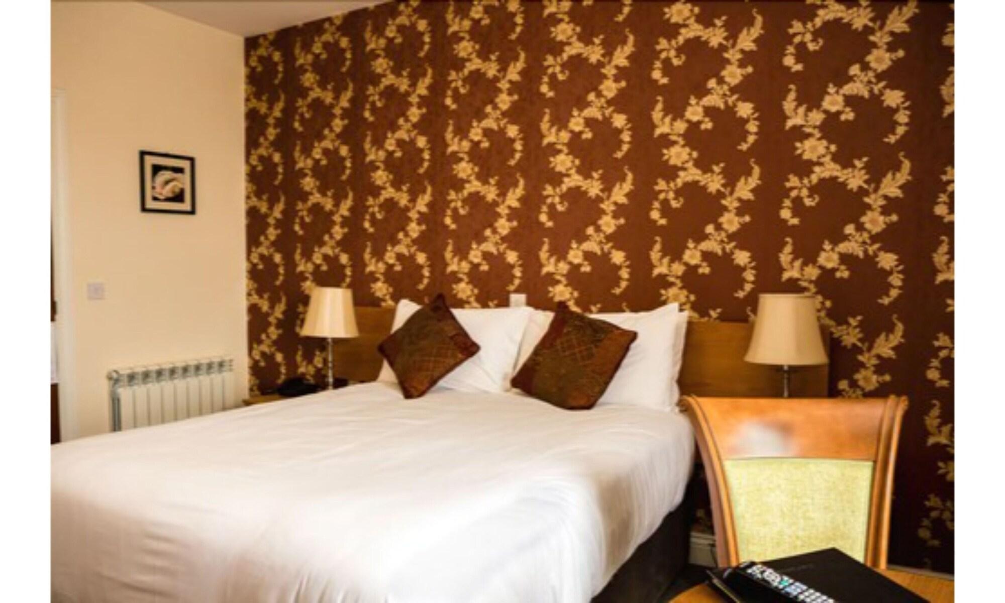 The Beara Coast Hotel Castletownbere Extérieur photo