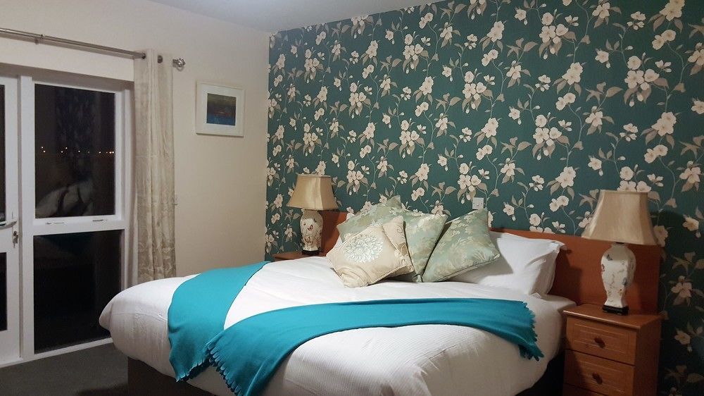 The Beara Coast Hotel Castletownbere Extérieur photo