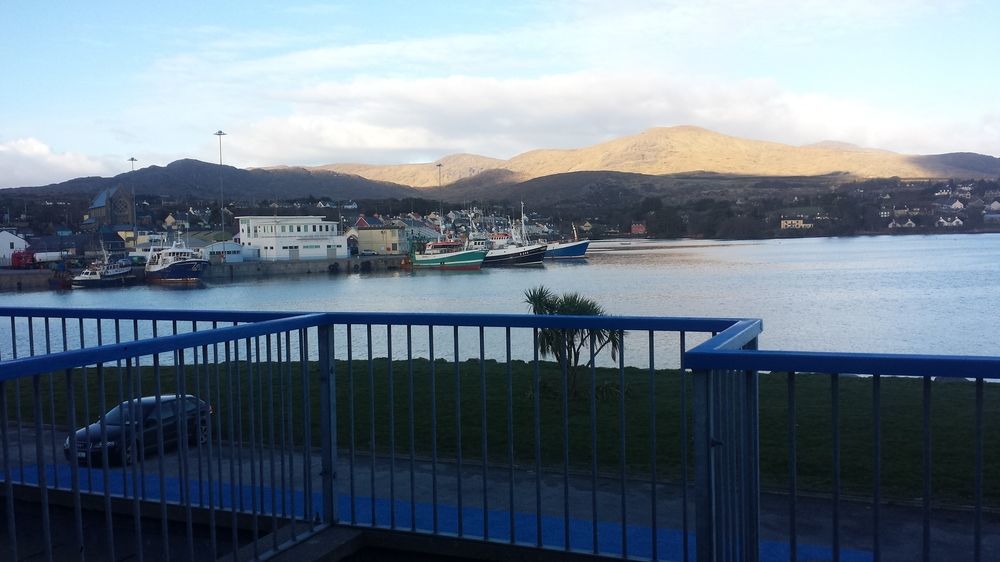 The Beara Coast Hotel Castletownbere Extérieur photo