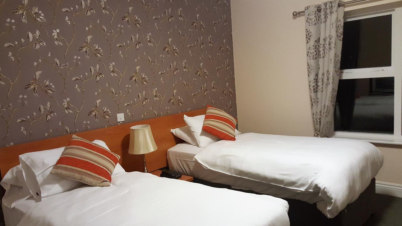 The Beara Coast Hotel Castletownbere Extérieur photo
