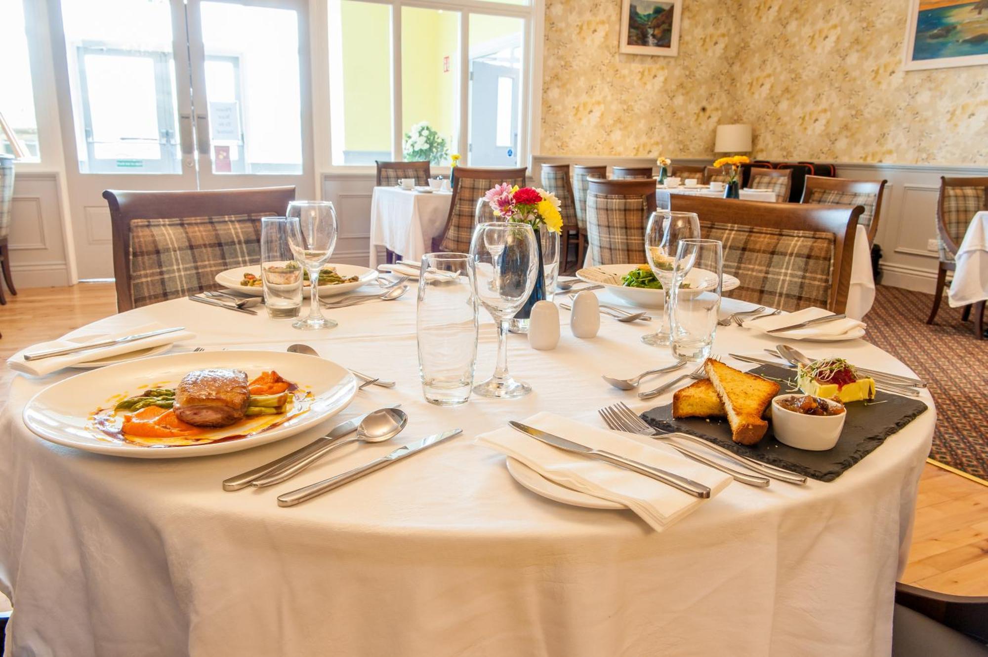 The Beara Coast Hotel Castletownbere Extérieur photo
